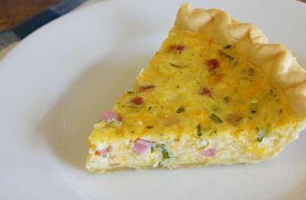 Broccoli, ham, cheese and white rice Quiche