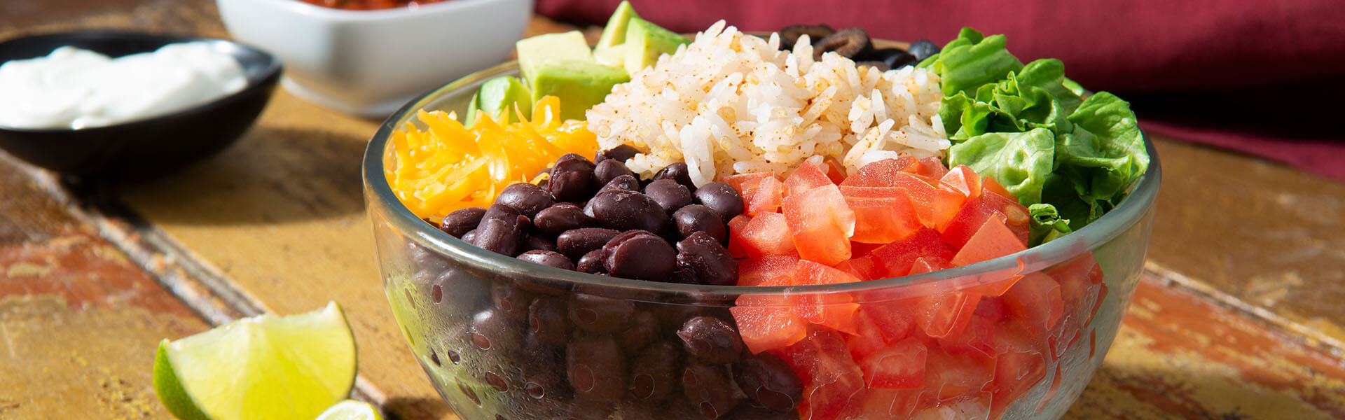 Taco bowls con arroz, frijoles y quinoa