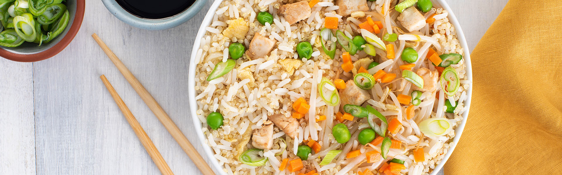 Stir fry de pollo y arroz jazmín con quinoa