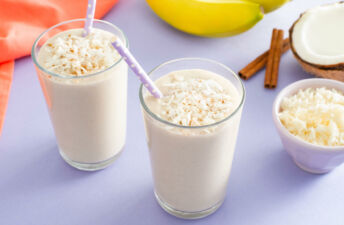 Milkshake with basmati rice pudding, coconut and cinnamon sticks