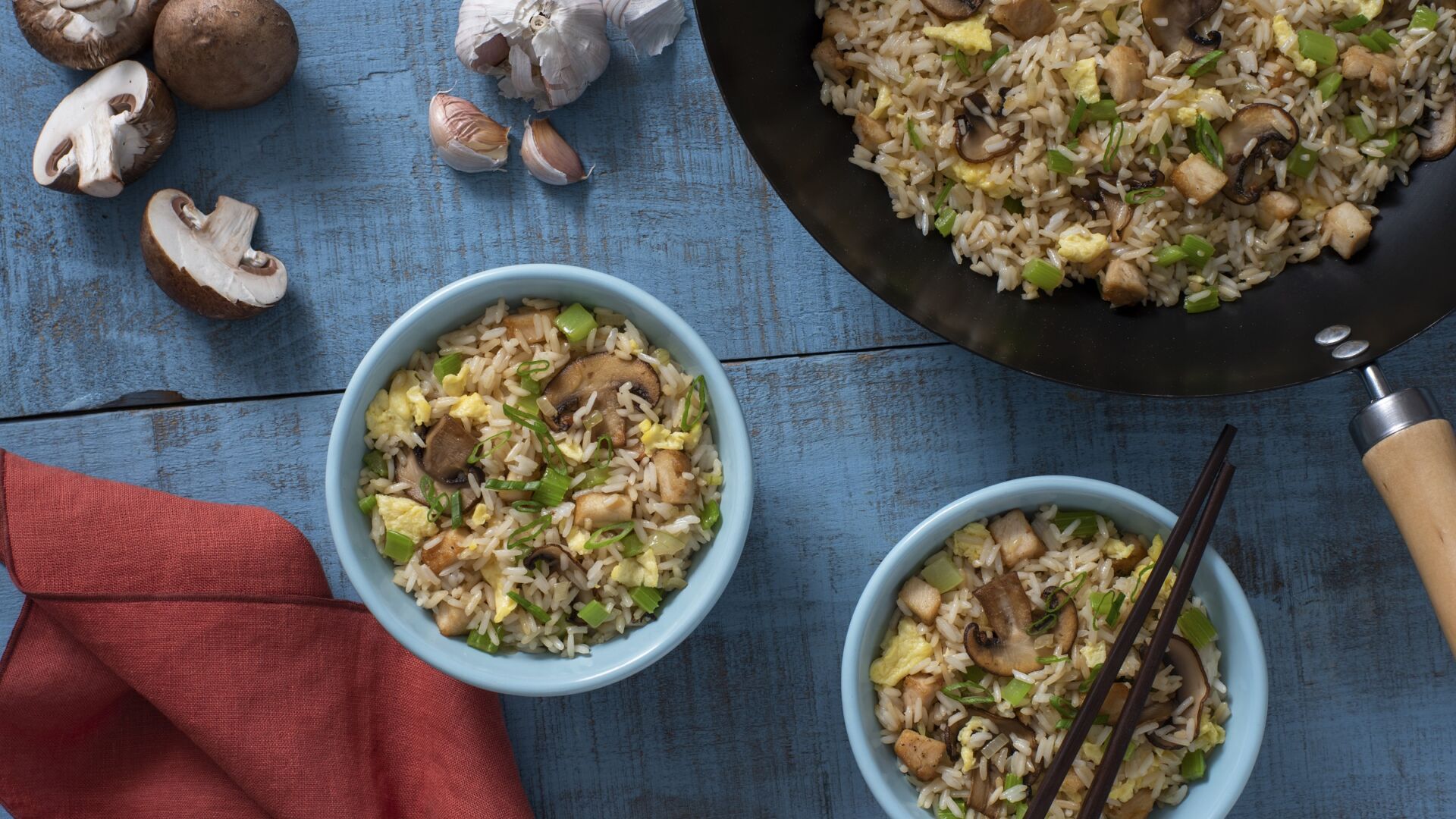 CHOW FAN FRIED RICE WITH CHICKEN