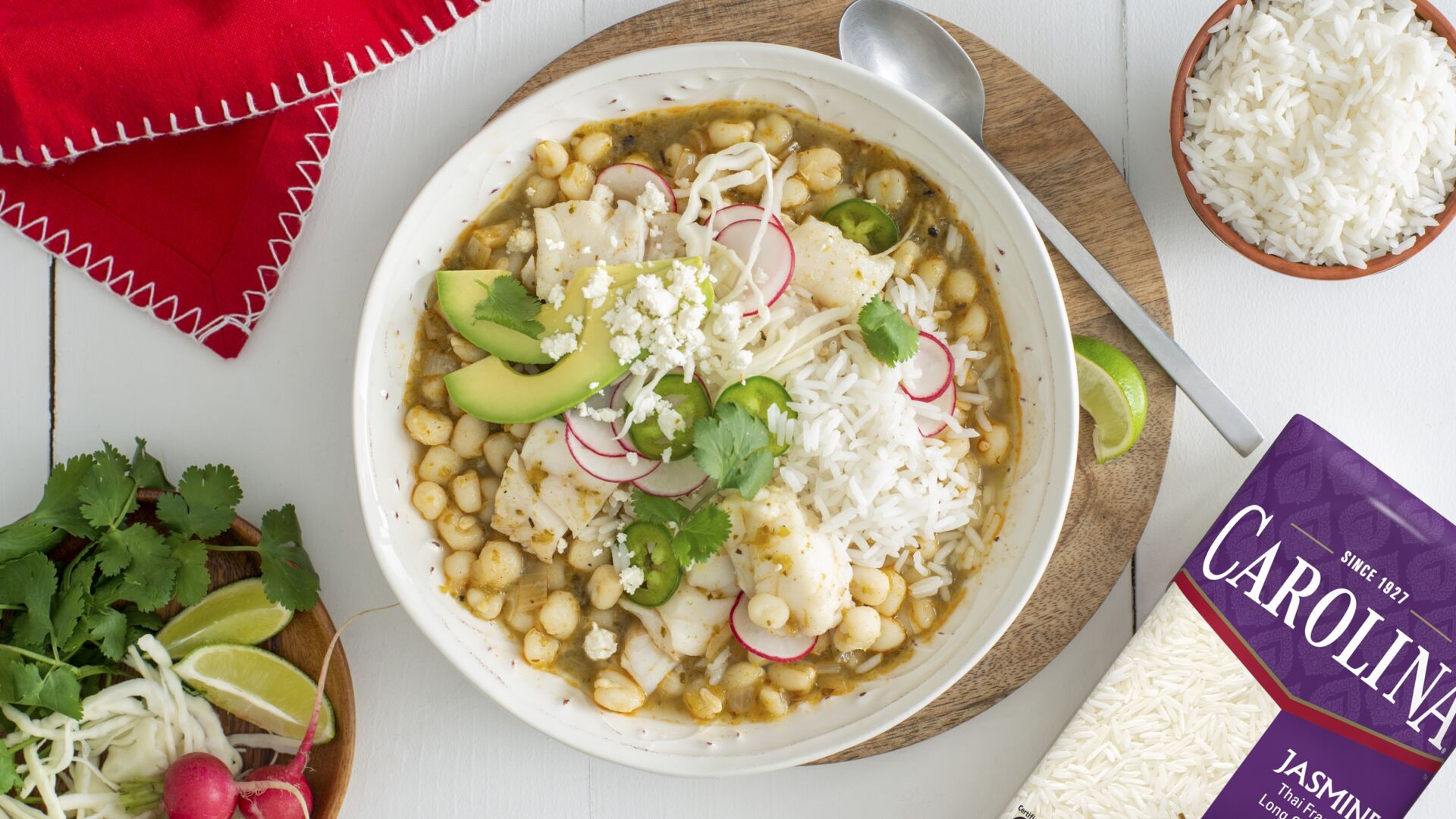 Pozole con pescado y arroz blanco