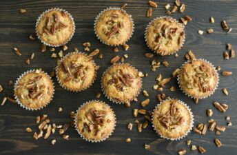 Rice Muffins with pecans and onion