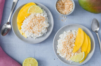 Mango-sticky-rice-with-coconut-and-jasmine-rice