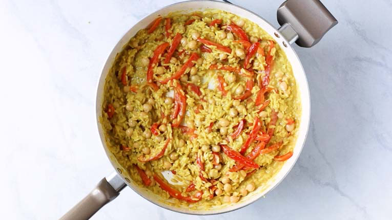 red peppers with curry rice and chickpeas