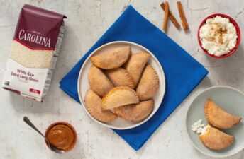 Empanadas with rice pudding and dulce de leche