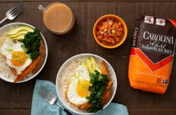 Morning-power-rice-bowl-with-eggs-and-avocado