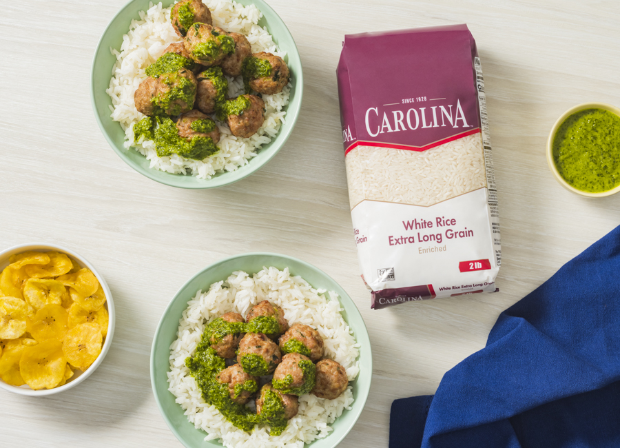 Albóndigas con arroz blanco y mojo